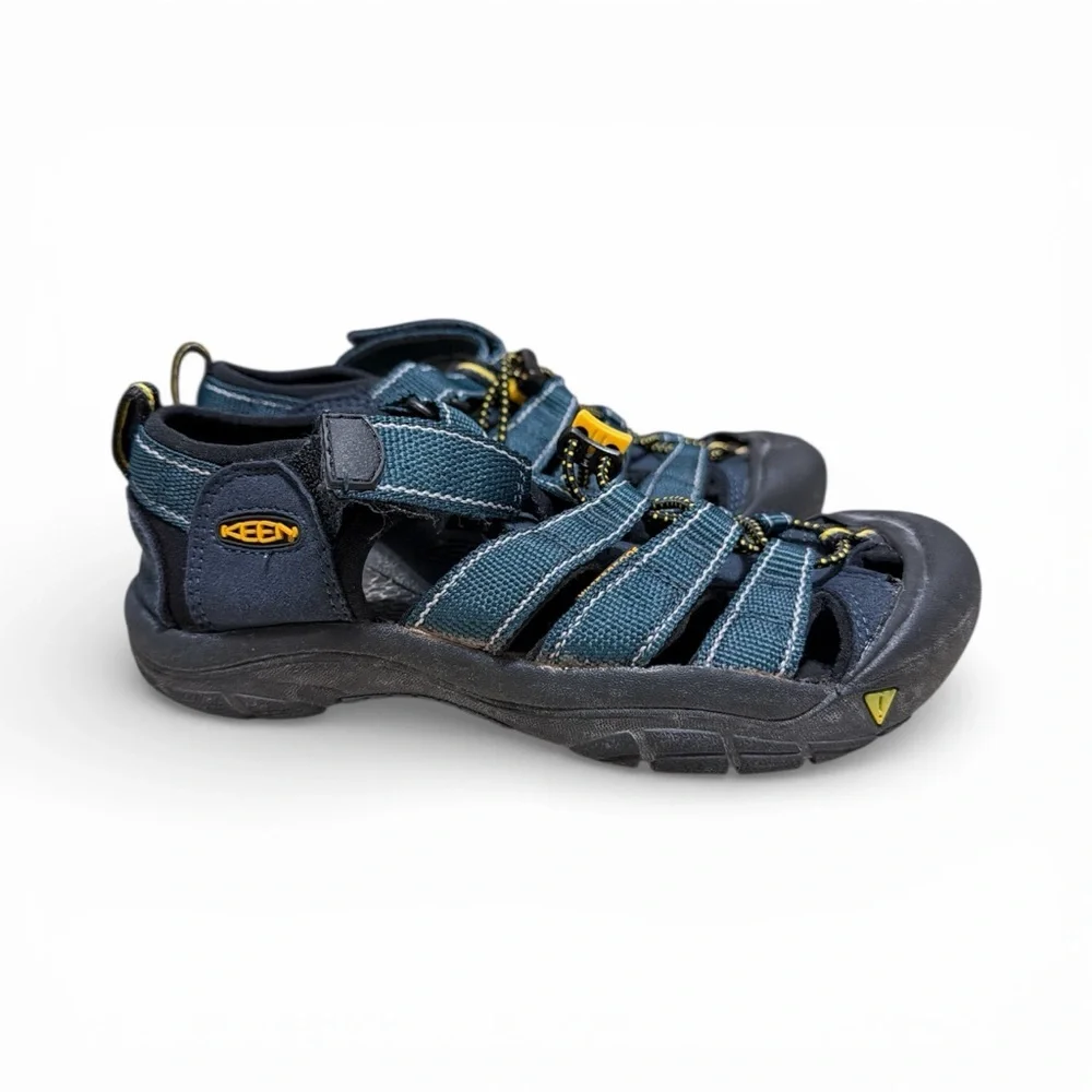 Keen Kids Size 3 Water Hiking Shoes - Navy and Black